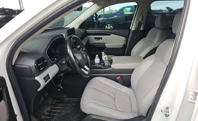 Used 2025 Honda Pilot EX-L image 4