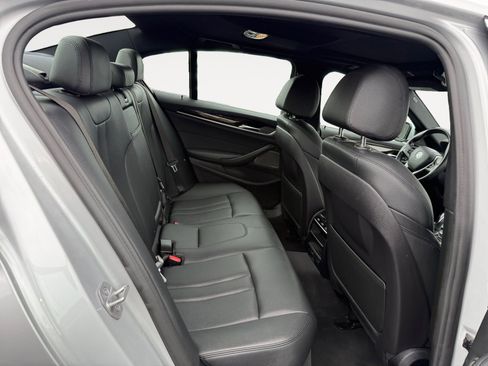 Used 2018 BMW 530e w/ Premium Package 2 image 18