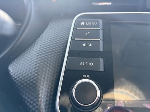 Used 2019 Nissan Kicks SV image 23