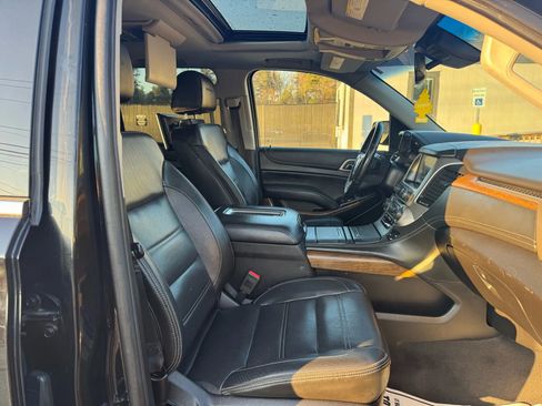 Used 2019 GMC Yukon XL Denali w/ Denali Ultimate Package image 19