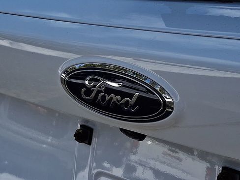 Used 2019 Ford Escape SE image 30