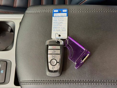 Used 2023 Ford Edge SEL w/ Sport Appearance Package AWD/4WD image 4