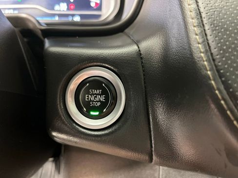 Used 2022 GMC Yukon SLT w/ SLT Premium Package AWD/4WD image 32