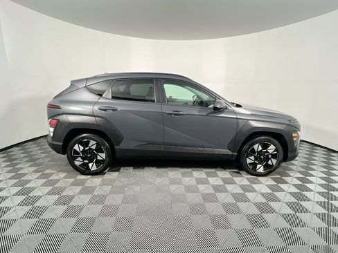 Used 2025 Hyundai Kona SEL image 2