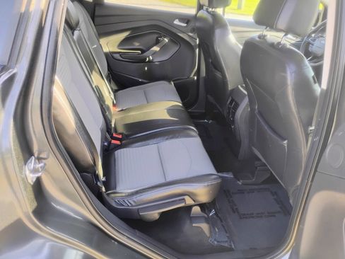 Used 2017 Ford Escape SE w/ Equipment Group 201A FWD image 20