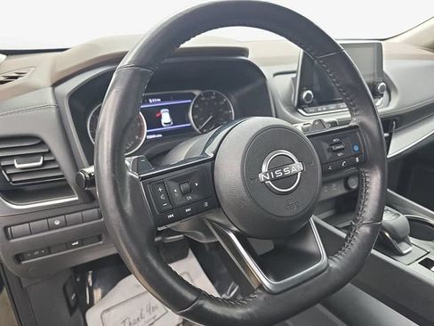 Used 2022 Nissan Rogue SV w/ SV Premium Package FWD image 13