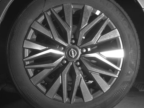 Used 2025 Nissan Altima 2.5 SV FWD image 14