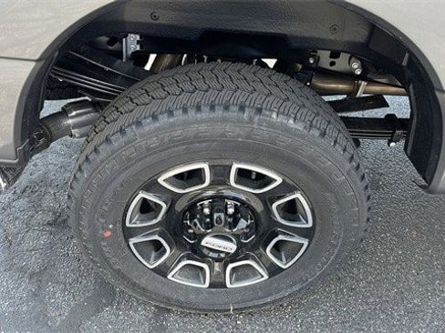 New 2025 Ford F350 Platinum w/ FX4 Off-Road Package image 19