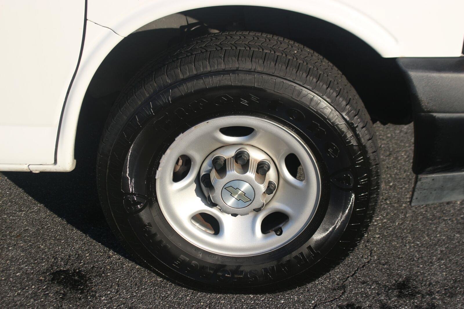 Used 2021 Chevrolet Express 2500 Extended w/ Driver Convenience Package RWD image 31
