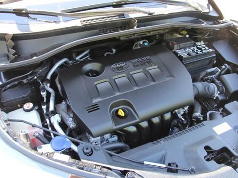 Used 2020 Toyota C-HR LE FWD image 15