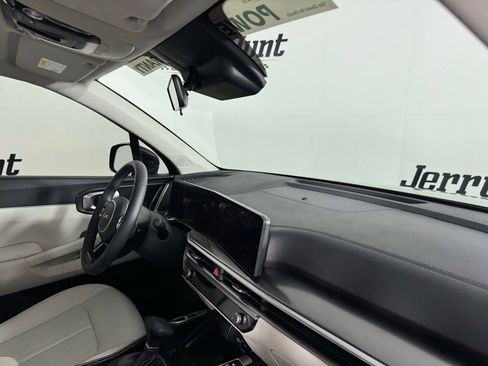 Used 2025 Kia Sorento S w/ Panoramic Sunroof Package image 34