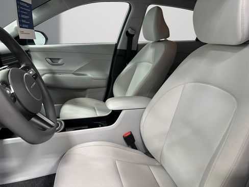 Certified 2025 Hyundai Kona SE FWD image 15