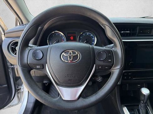 Used 2018 Toyota Corolla LE FWD image 16