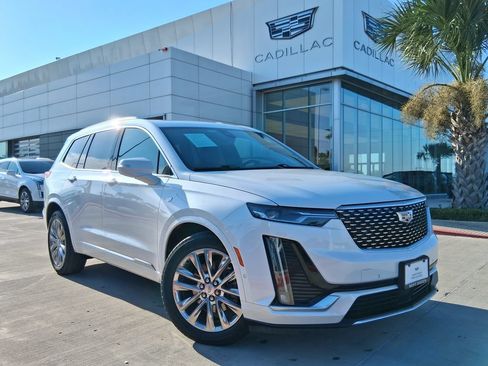 Used 2022 Cadillac XT6 Premium Luxury w/ Technology Package FWD image 1