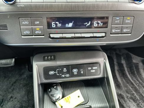 Used 2026 Hyundai Kona SEL Premium AWD/4WD image 17