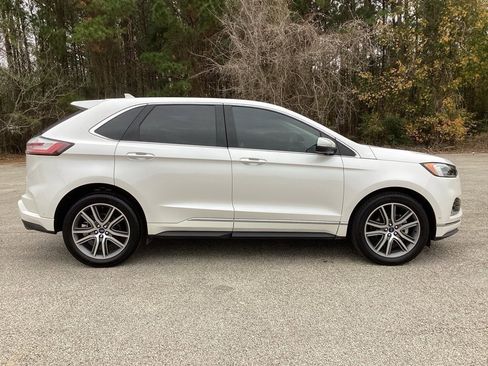 Used 2019 Ford Edge Titanium w/ Equipment Group 301A image 4