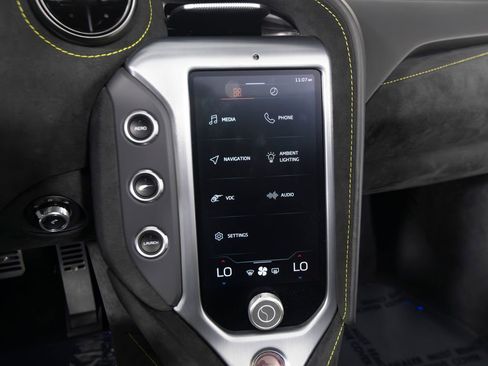 Used 2024 McLaren 750S Spider RWD image 21