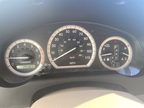 Used 2005 Toyota Sienna XLE image 12