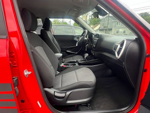 Used 2020 Kia Soul S FWD image 31