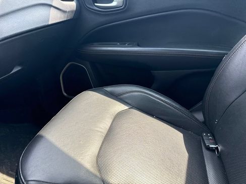 Used 2018 Jeep Compass Limited w/ Safe & Security Group AWD/4WD image 19