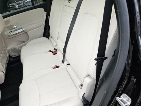 Used 2026 Mercedes-Benz GLB 250 image 20