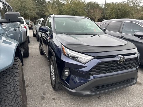 Used 2023 Toyota RAV4 XLE Premium image 3