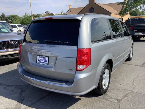 Used 2013 Dodge Grand Caravan SXT FWD image 10