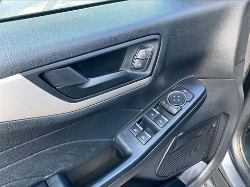 Used 2022 Ford Escape SE image 38