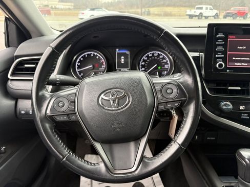 Used 2021 Toyota Camry SE image 26