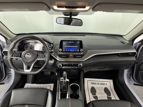 Used 2025 Nissan Altima 2.5 SR FWD image 34