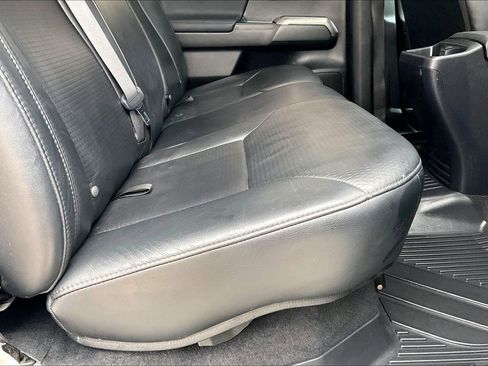 Used 2018 Toyota Tacoma TRD Sport image 18