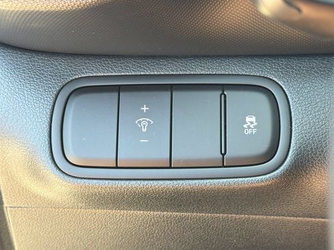 Used 2026 Hyundai Venue SEL FWD image 23