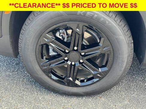 Certified 2024 Chevrolet Blazer LT w/ Convenience Package FWD image 35