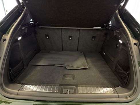 Certified 2025 Porsche Macan Electric image 28