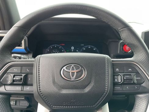 Used 2025 Toyota Tacoma TRD Off-Road AWD/4WD image 27