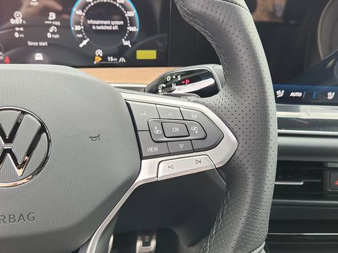 New 2026 Volkswagen Tiguan SEL R-Line AWD/4WD image 18