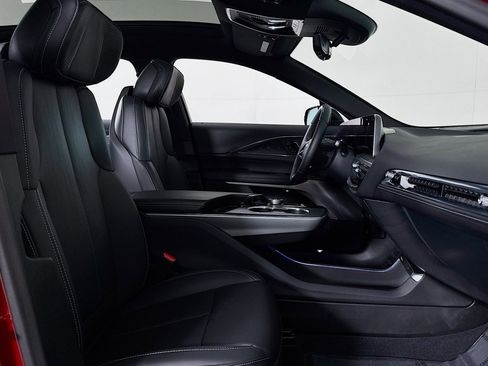 Used 2024 Cadillac Lyriq Luxury w/ LPO, Floor Liner Package image 6