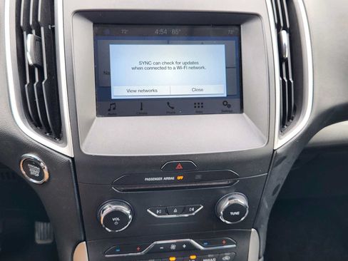 Used 2016 Ford Edge SEL w/ Equipment Group 201A AWD/4WD image 17