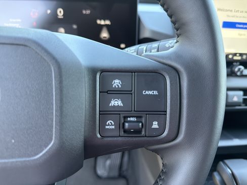 Used 2026 Toyota RAV4 SE w/ Convenience Package AWD/4WD image 26
