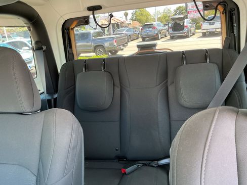 Used 2023 Jeep Wrangler Sport AWD/4WD image 15