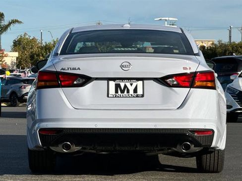 New 2025 Nissan Altima 2.5 SR w/ SR Premium Package image 5