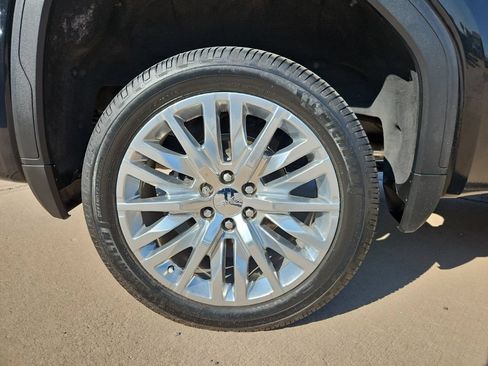 Used 2019 GMC Sierra 1500 Denali w/ Denali Ultimate Package AWD/4WD image 9