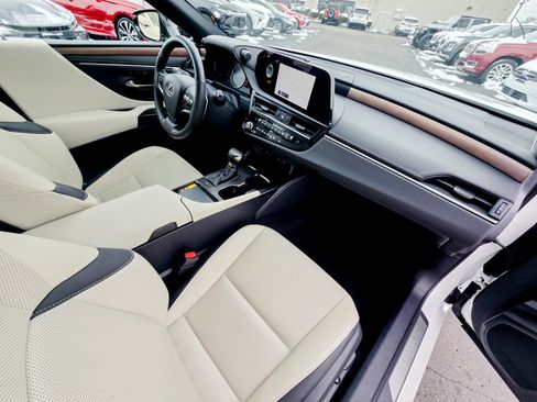 Used 2023 Lexus ES 350 w/ Premium Package image 32