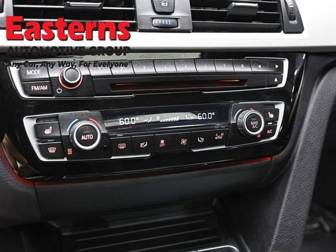 Used 2017 BMW 320i xDrive Sedan AWD/4WD image 20