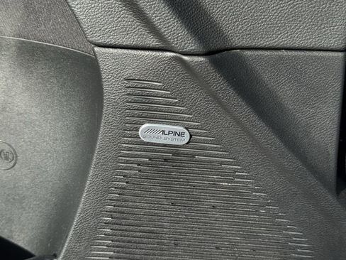 Used 2023 Dodge Challenger SXT RWD image 23