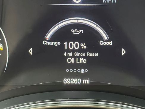 Used 2015 Jeep Grand Cherokee Limited w/ Luxury Group II image 28