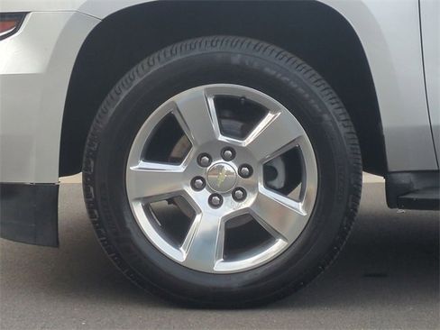 Used 2016 Chevrolet Suburban LT image 23