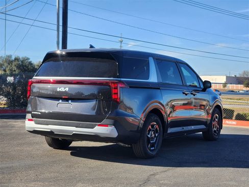 New 2026 Kia Carnival LXS image 4