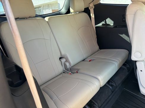 Used 2020 Buick Enclave Essence w/ Sport Touring Edition image 10