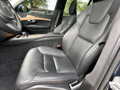 Used 2024 Volvo XC90 B6 Core AWD/4WD image 13